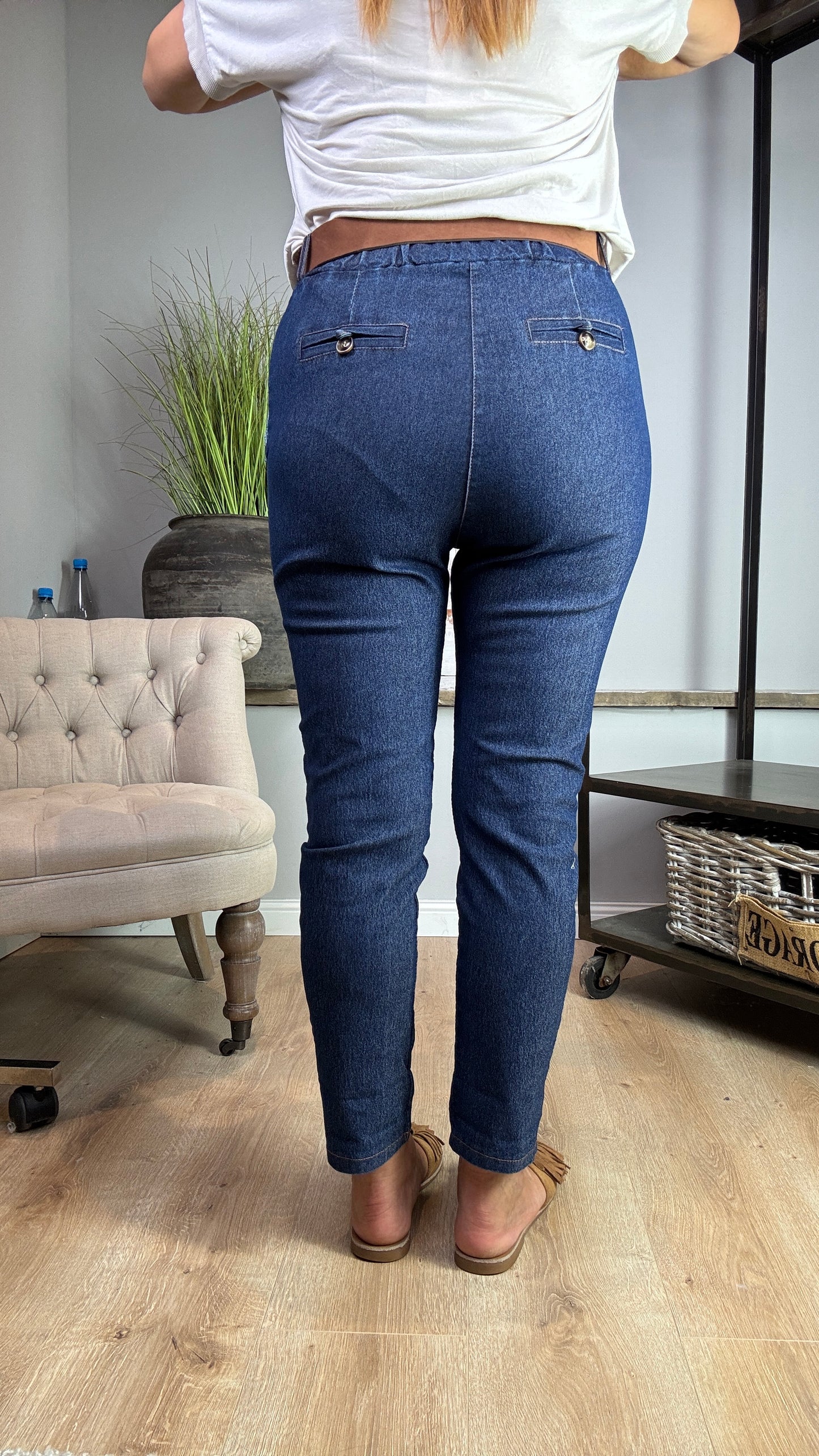 Jeans mit Gürtel