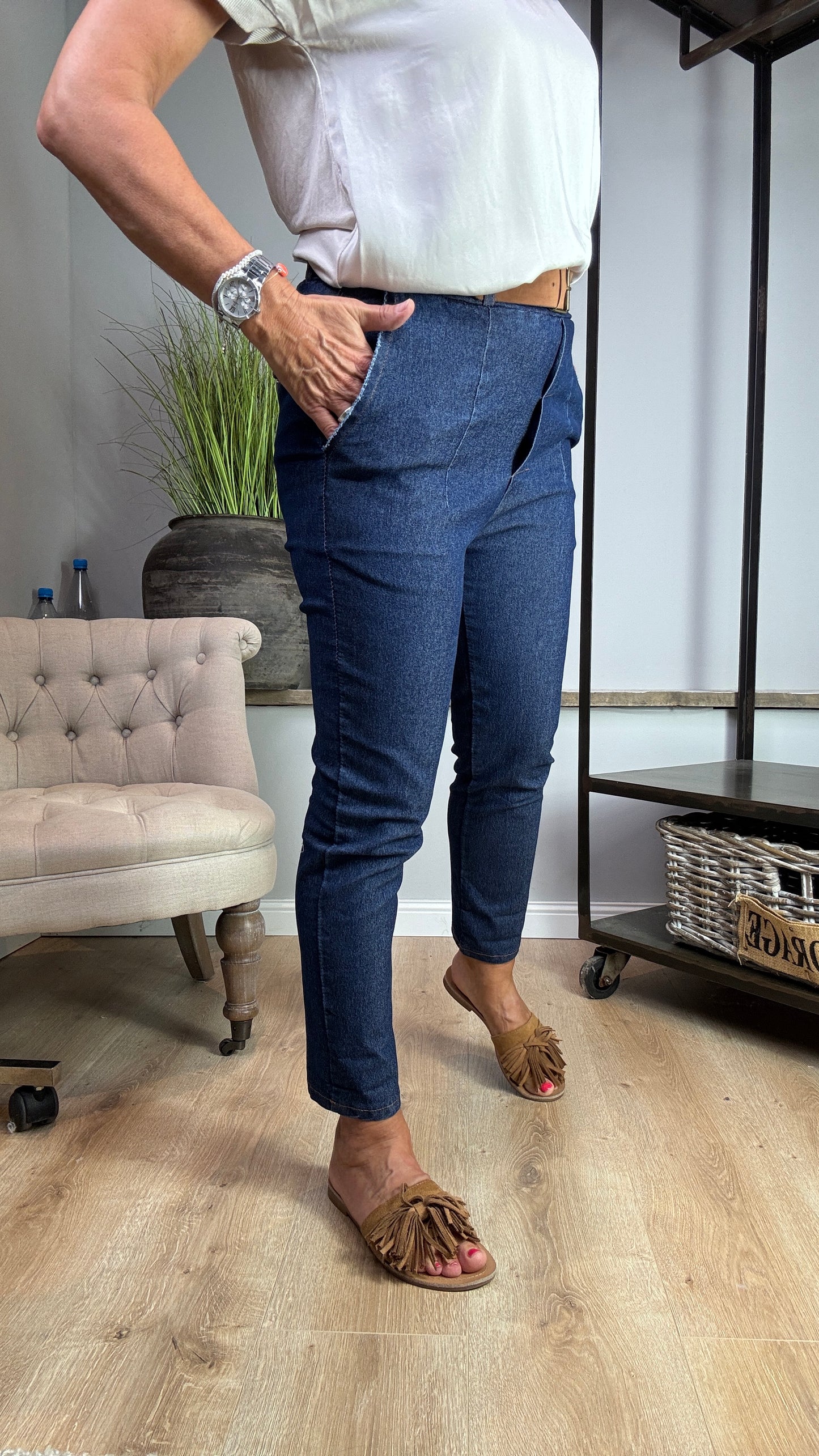 Jeans mit Gürtel